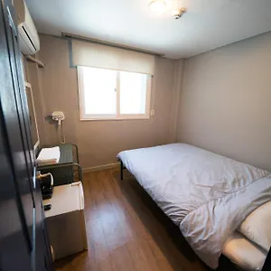 https://beewon-guesthouse.hotelofseoul.com