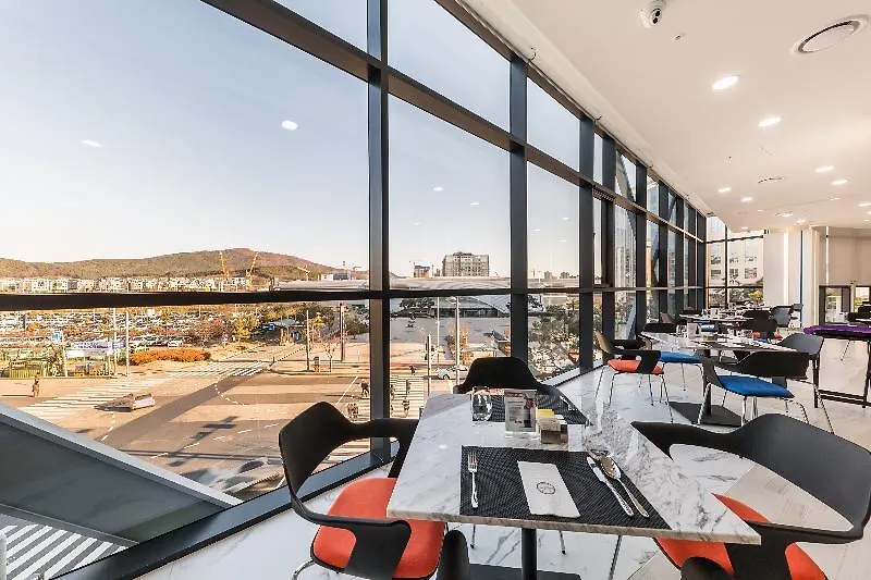 Days Hotel & Suites By Wyndham Incheon Airport 4*,